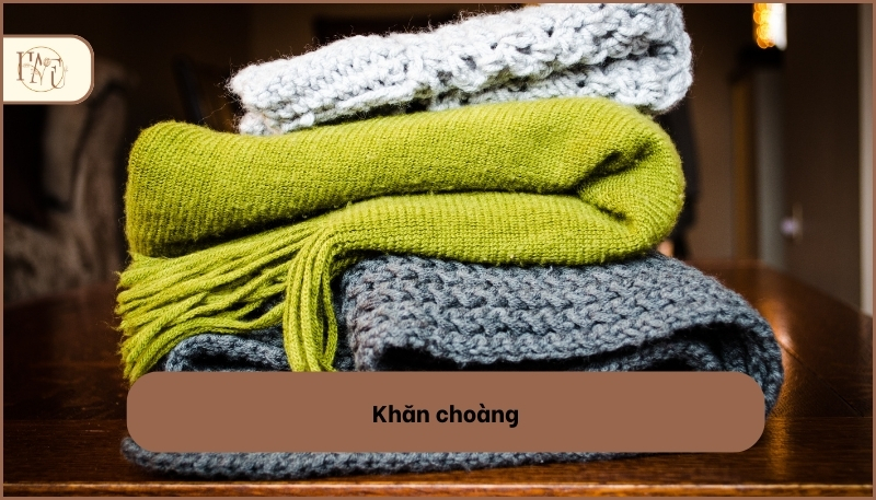 Khăn choàng làm quà 20/11 cho giáo viên